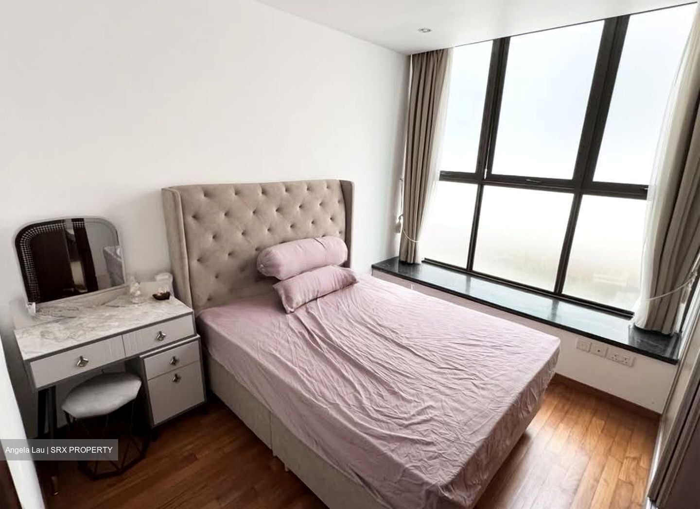 Holland Link (D10), Terrace #548779251